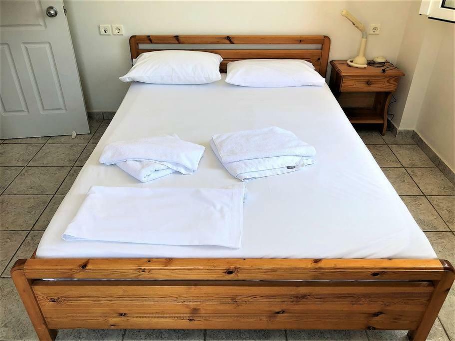 Mythos Suites-Apollo Apartment Methóni Eksteriør bilde